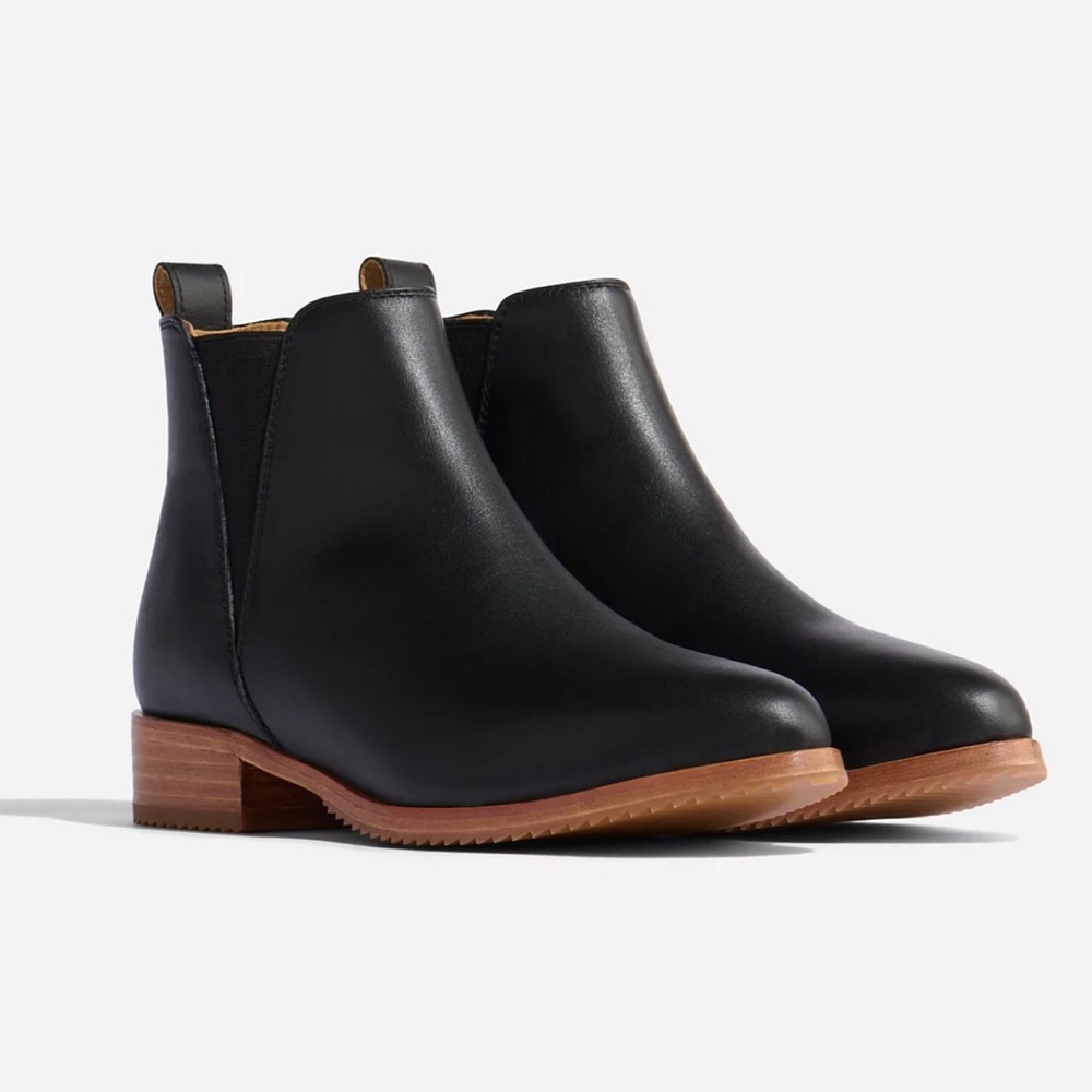 Nisolo Everyday Chelsea Ankle Pull On Booties black leather size 8